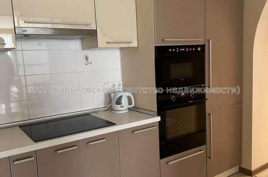 Продам квартиру, Новоалександровская ул. , 2  ком., 68 м², авторский дизайн 