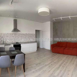 Продам квартиру, Деревянко Алексея ул. , 3  ком., 83 м², авторский дизайн