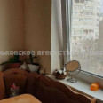 Продам квартиру, Валентиновская ул. , 1 кім., 33 м², частичный ремонт 