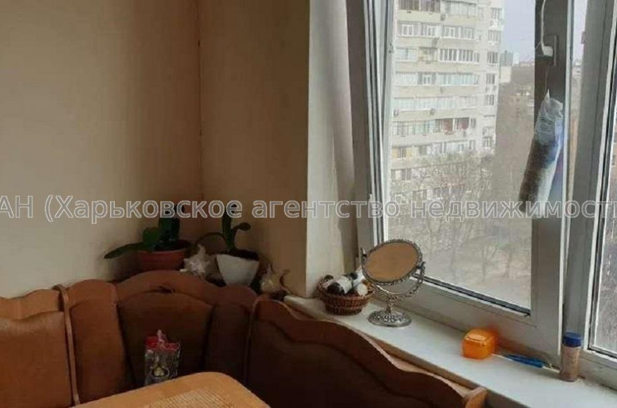 Продам квартиру, Валентиновская ул. , 1  ком., 33 м², частичный ремонт 