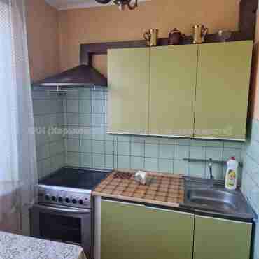 Продам квартиру, Ахсарова Энвера ул. , 1 кім., 33 м², частичный ремонт 