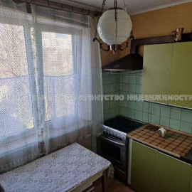 Продам квартиру, Ахсарова Энвера ул. , 1  ком., 33 м², частичный ремонт