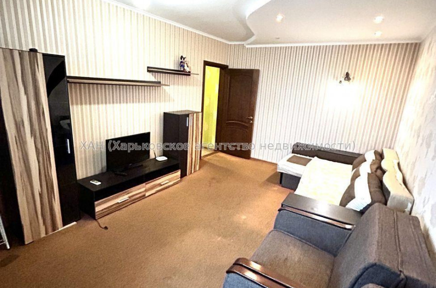 Продам квартиру, Молочная ул. , 2 кім., 51 м², косметический ремонт 