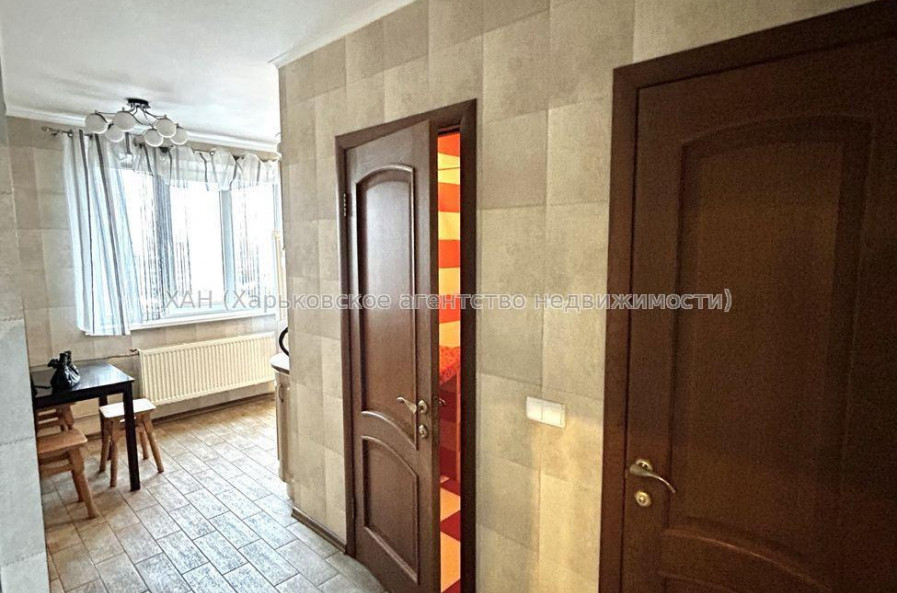 Продам квартиру, Молочная ул. , 2 кім., 51 м², косметический ремонт 