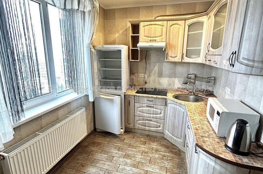 Продам квартиру, Молочная ул. , 2 кім., 51 м², косметический ремонт 