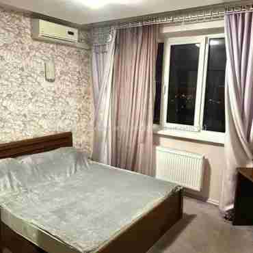 Продам квартиру, Молочная ул. , 2 кім., 51 м², косметический ремонт 