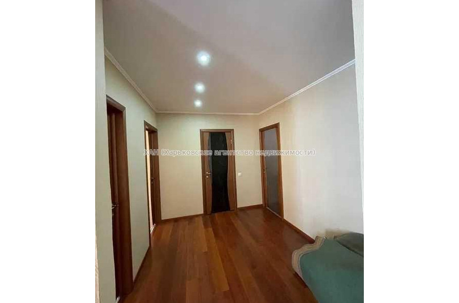 Продам квартиру, Лебединская ул. , 3 кім., 117 м², евроремонт 