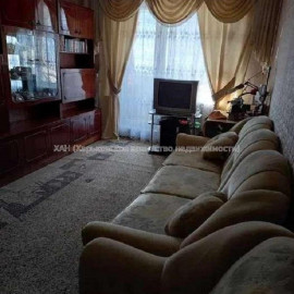 Продам квартиру, Валентиновская ул. , 3  ком., 68 м², косметический ремонт