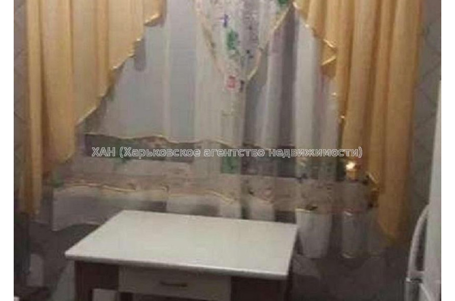 Продам квартиру, Валентиновская ул. , 3  ком., 68 м², косметический ремонт 