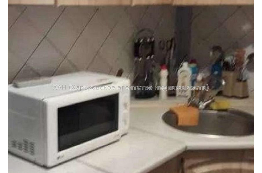 Продам квартиру, Валентиновская ул. , 3  ком., 68 м², косметический ремонт 