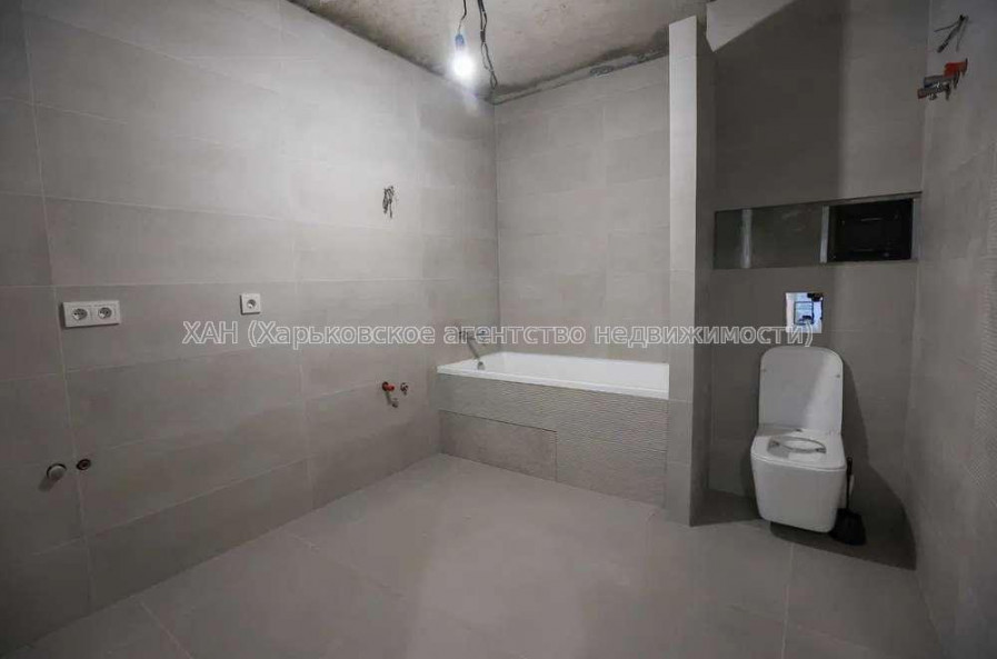 Продам квартиру, Волонтерская ул. , 3  ком., 72 м², капитальный ремонт 