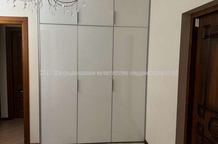 Продам квартиру, Новоалександровская ул. , 3  ком., 106 м², евроремонт 