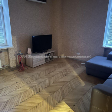 Продам квартиру, Короленко пер. , 2  ком., 59 м², капитальный ремонт 