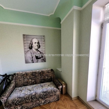 Продам квартиру, Короленко пер. , 2  ком., 59 м², капитальный ремонт 