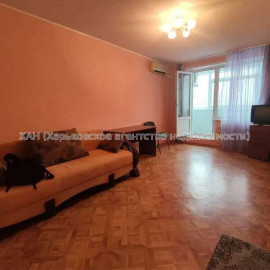 Продам квартиру, Валентиновская ул. , 3  ком., 65 м², косметический ремонт