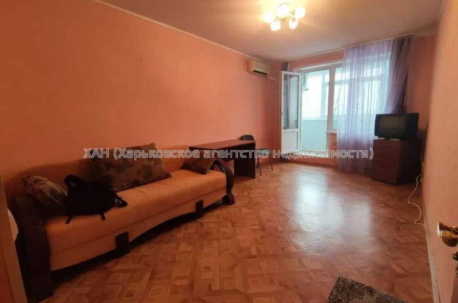 Продам квартиру, Валентиновская ул. , 3  ком., 65 м², косметический ремонт 