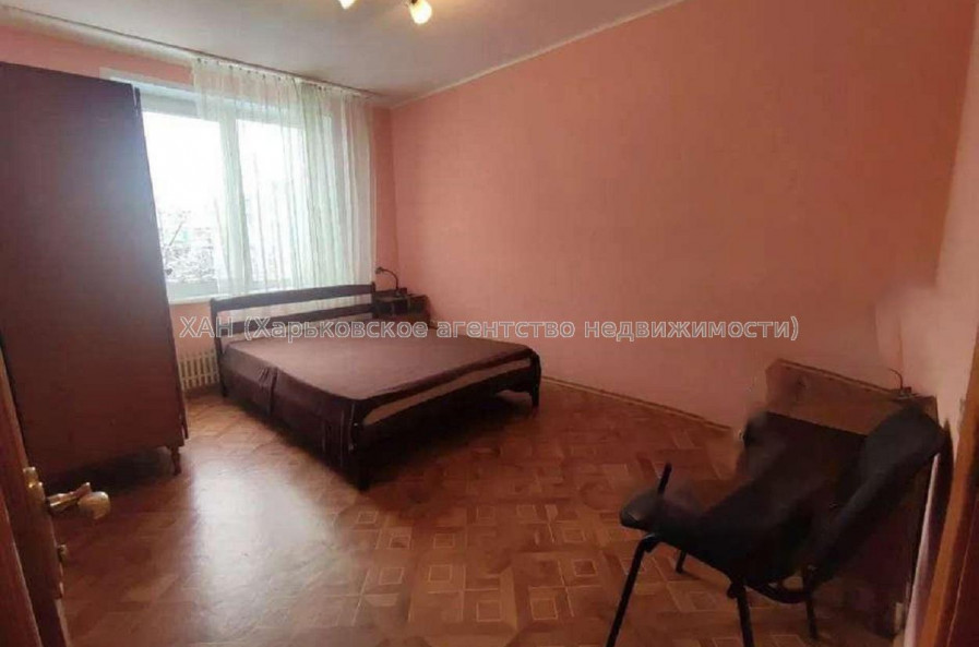Продам квартиру, Валентиновская ул. , 3  ком., 65 м², косметический ремонт 