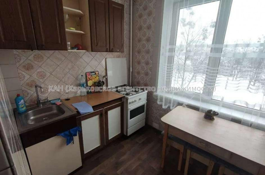 Продам квартиру, Валентиновская ул. , 3  ком., 65 м², косметический ремонт 