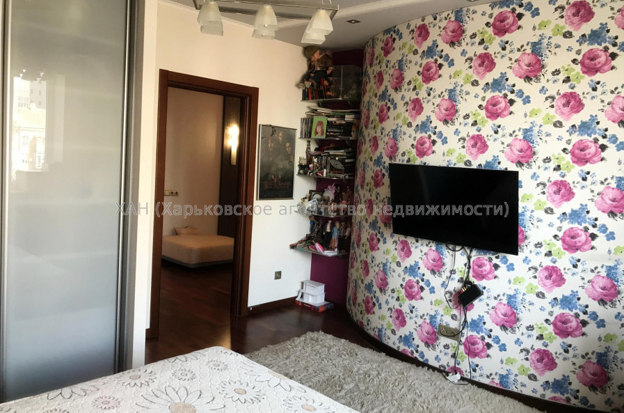 Продам квартиру, Лебединская ул. , 3 , 3  ком., 116 м², евроремонт 