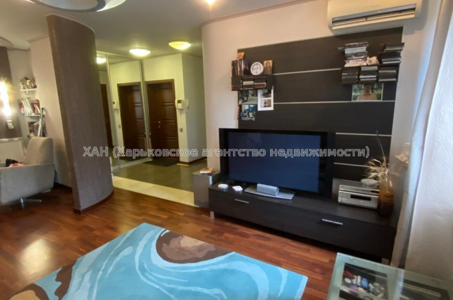 Продам квартиру, Лебединская ул. , 3 , 3  ком., 116 м², евроремонт 