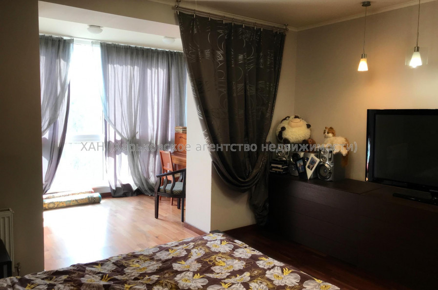 Продам квартиру, Лебединская ул. , 3 , 3  ком., 116 м², евроремонт 