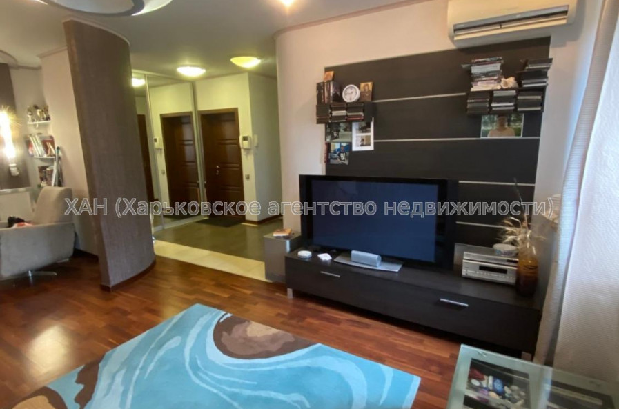 Продам квартиру, Лебединская ул. , д. 3 , 3 кім., 116 м², авторский дизайн 