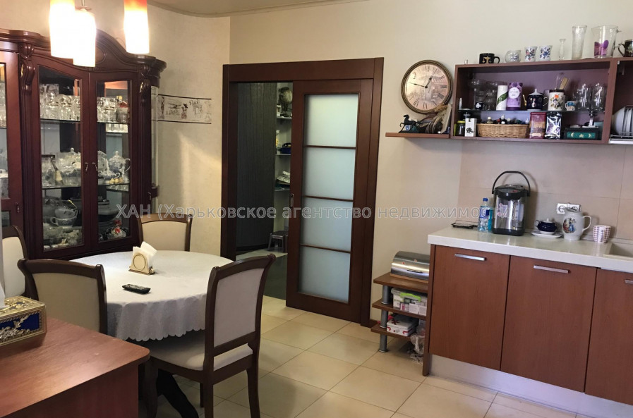 Продам квартиру, Лебединская ул. , 3 , 3  ком., 116 м², евроремонт 