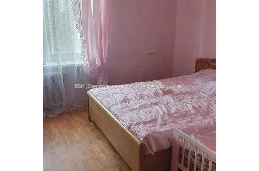 Продам квартиру, Золочевская ул. , 2  ком., 52 м², капитальный ремонт 