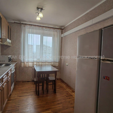 Продам квартиру, Золочевская ул. , 2  ком., 52 м², капитальный ремонт 