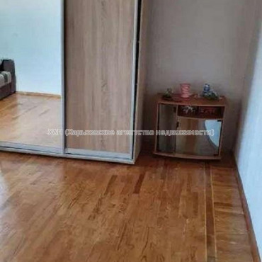 Продам квартиру, Золочевская ул. , 2  ком., 52 м², капитальный ремонт 