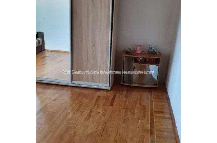 Продам квартиру, Золочевская ул. , 2  ком., 52 м², капитальный ремонт 