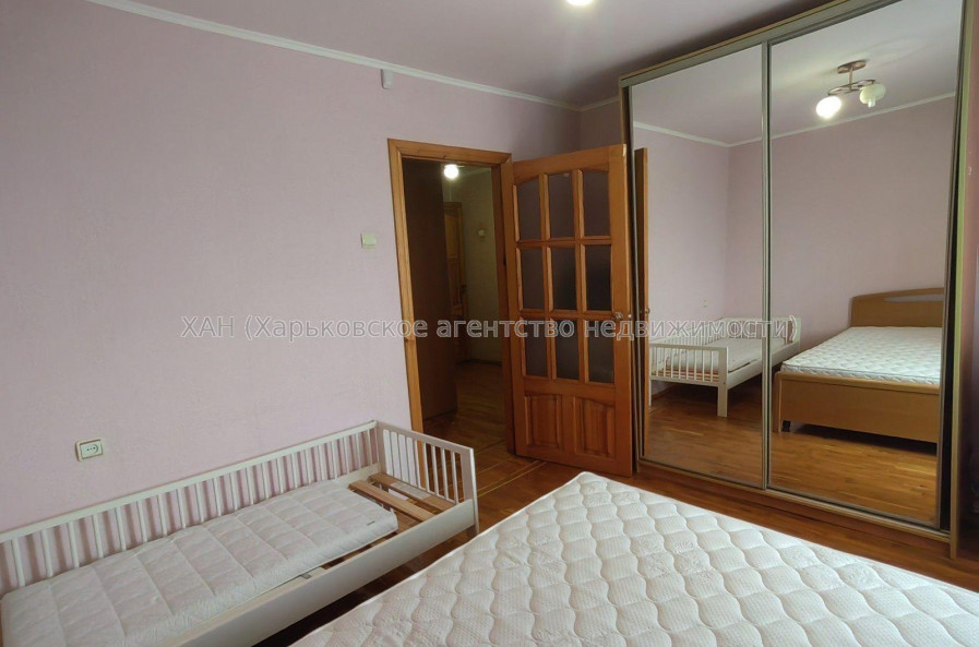 Продам квартиру, Золочевская ул. , 2  ком., 52 м², капитальный ремонт 