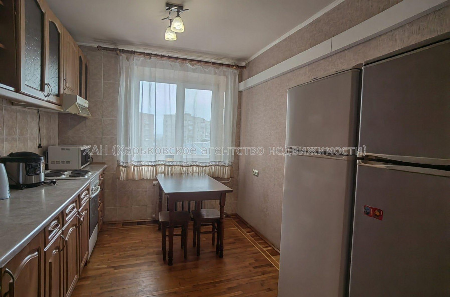 Продам квартиру, Золочевская ул. , 2  ком., 52 м², капитальный ремонт 
