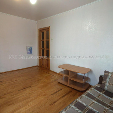 Продам квартиру, Золочевская ул. , 2  ком., 52 м², капитальный ремонт 