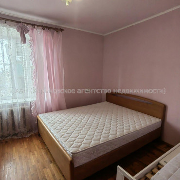 Продам квартиру, Золочевская ул. , 2  ком., 52 м², капитальный ремонт 