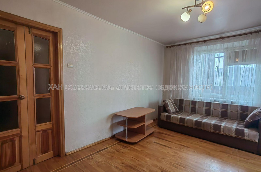 Продам квартиру, Золочевская ул. , 2  ком., 52 м², капитальный ремонт 