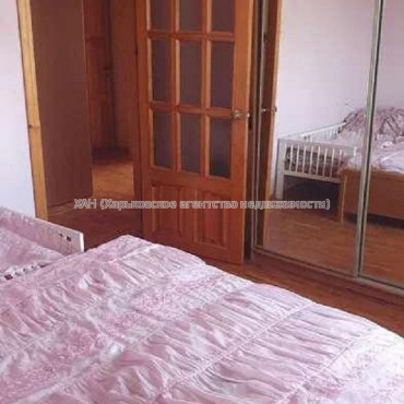 Продам квартиру, Золочевская ул. , 2  ком., 52 м², капитальный ремонт 