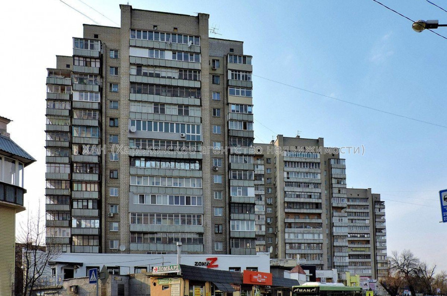 Продам квартиру, Золочевская ул. , 2  ком., 52 м², капитальный ремонт 