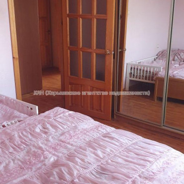 Продам квартиру, Золочевская ул. , 2  ком., 52 м², капитальный ремонт 