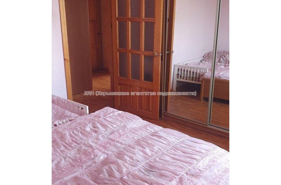 Продам квартиру, Золочевская ул. , 2  ком., 52 м², капитальный ремонт 