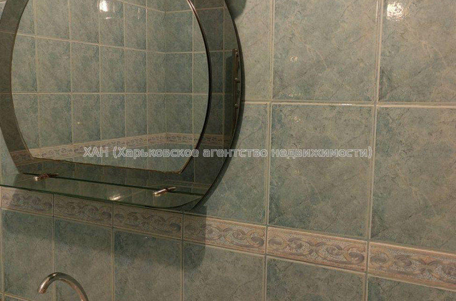 Продам квартиру, Золочевская ул. , 2  ком., 52 м², капитальный ремонт 