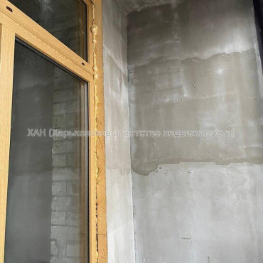 Продам квартиру, Динамовская ул. , 2 кім., 82 м², без внутренних работ 