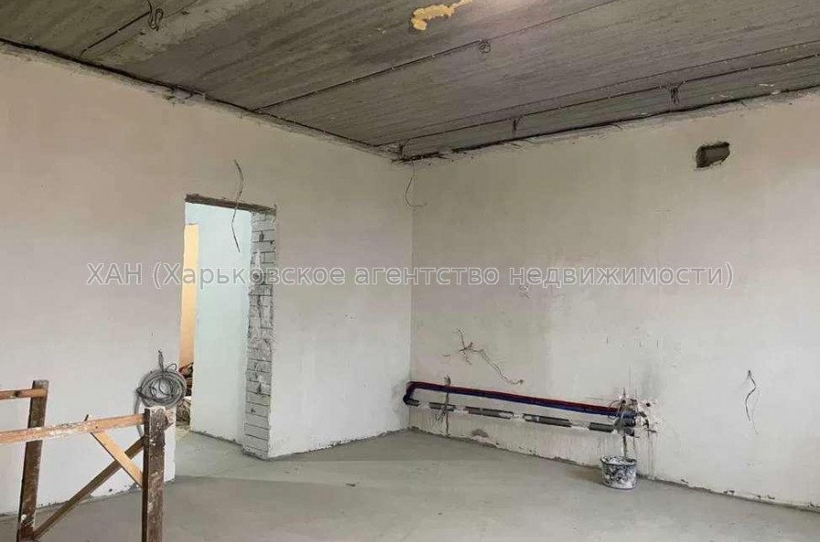 Продам квартиру, Динамовская ул. , 2 кім., 82 м², без внутренних работ 