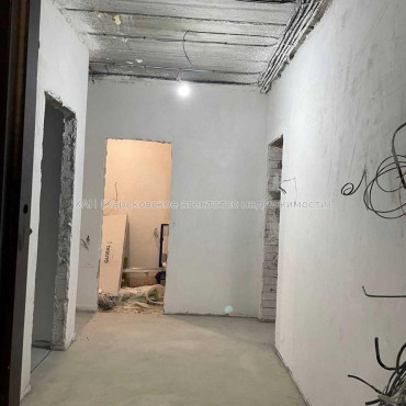 Продам квартиру, Динамовская ул. , 2 кім., 82 м², без внутренних работ 