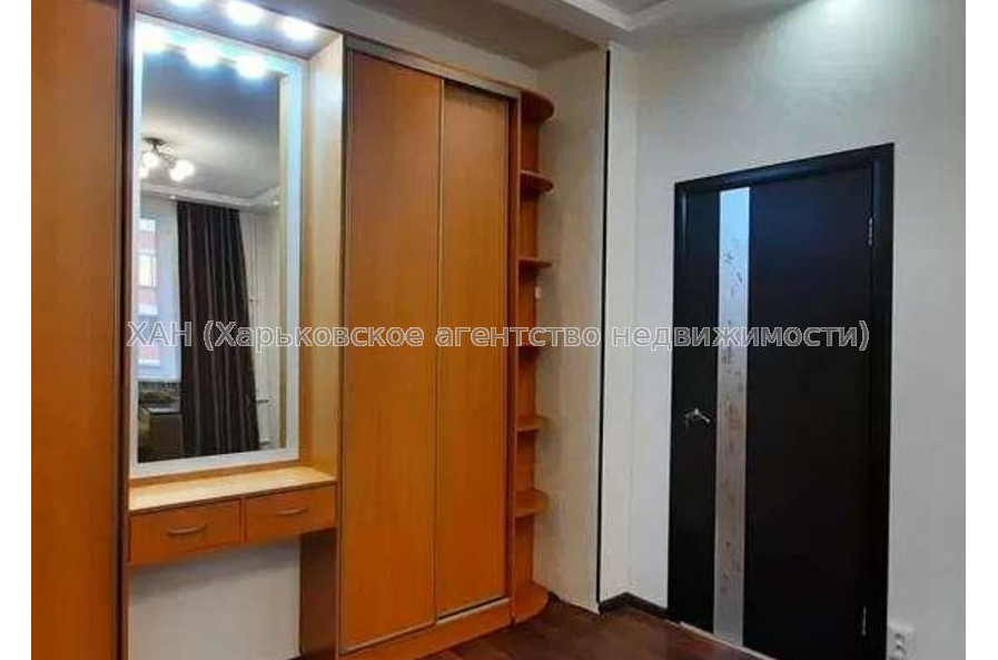 Продам квартиру, Науки просп. , 2  ком., 60 м², косметический ремонт 