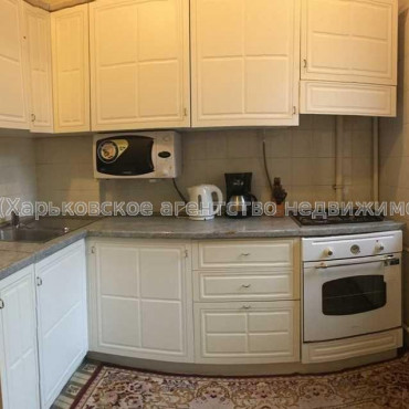 Продам квартиру, Алчевских ул. , 3  ком., 68 м², косметический ремонт 