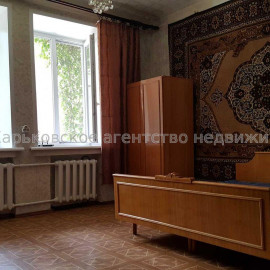 Продам квартиру, Алчевских ул. , 3 кім., 68 м², косметический ремонт