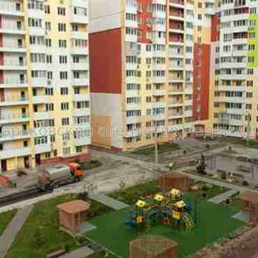 Продам квартиру, Гвардейцев Широнинцев ул. , 2 кім., 76 м², без внутренних работ 