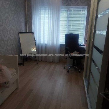Продам квартиру, Салтовское шоссе , 3  ком., 64.20 м², советский ремонт 