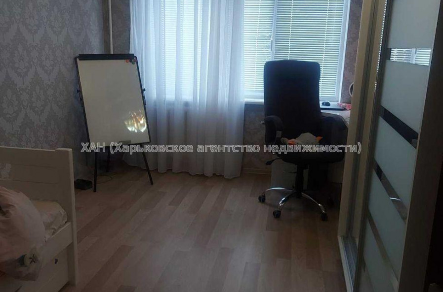 Продам квартиру, Салтовское шоссе , 3 кім., 64.20 м², советский ремонт 